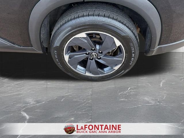Used 2025 Nissan Rogue SV image 30