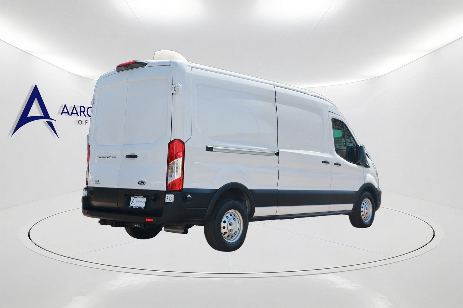 Used 2024 Ford Transit 350 148 Medium Roof AWD image 4
