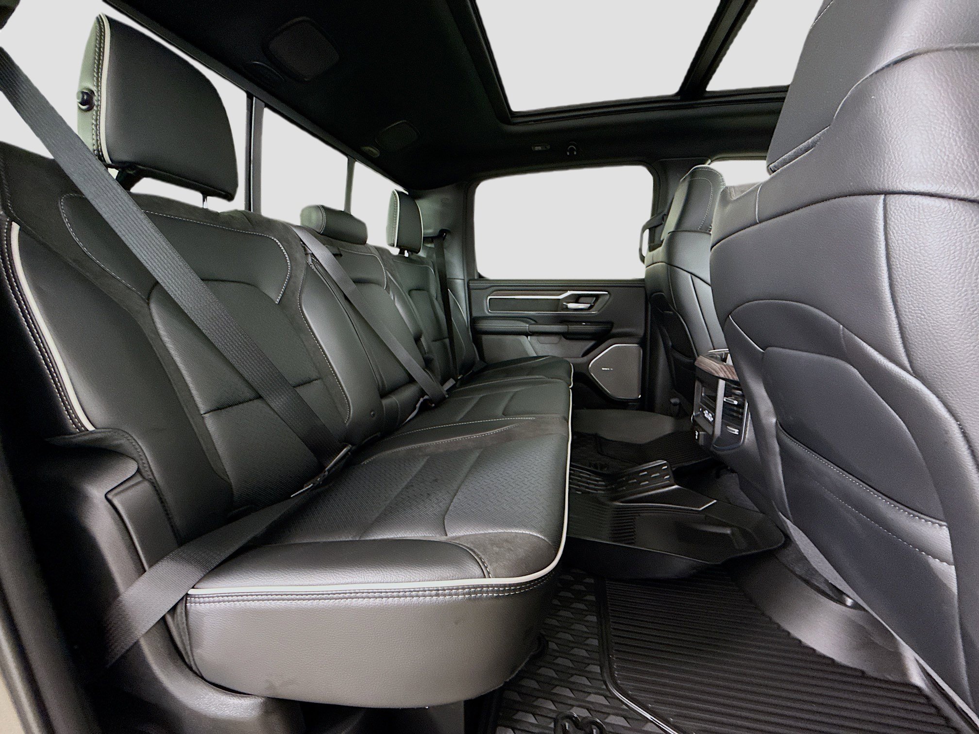 Used 2026 RAM 1500 Laramie w/ Night Edition image 28