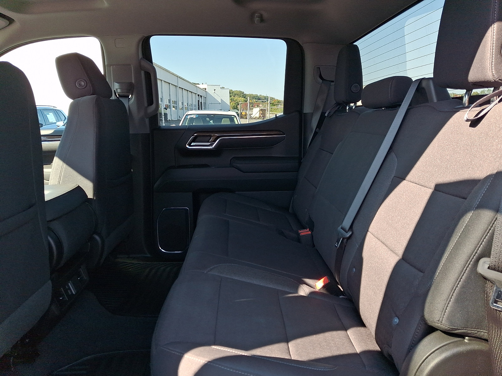 Certified 2025 Chevrolet Silverado 1500 LT AWD/4WD image 10