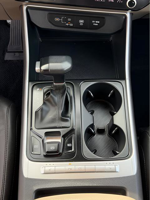 Used 2025 Kia Carnival image 34