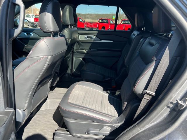 Used 2025 Ford Explorer ST-Line w/ Premium Package AWD/4WD image 12
