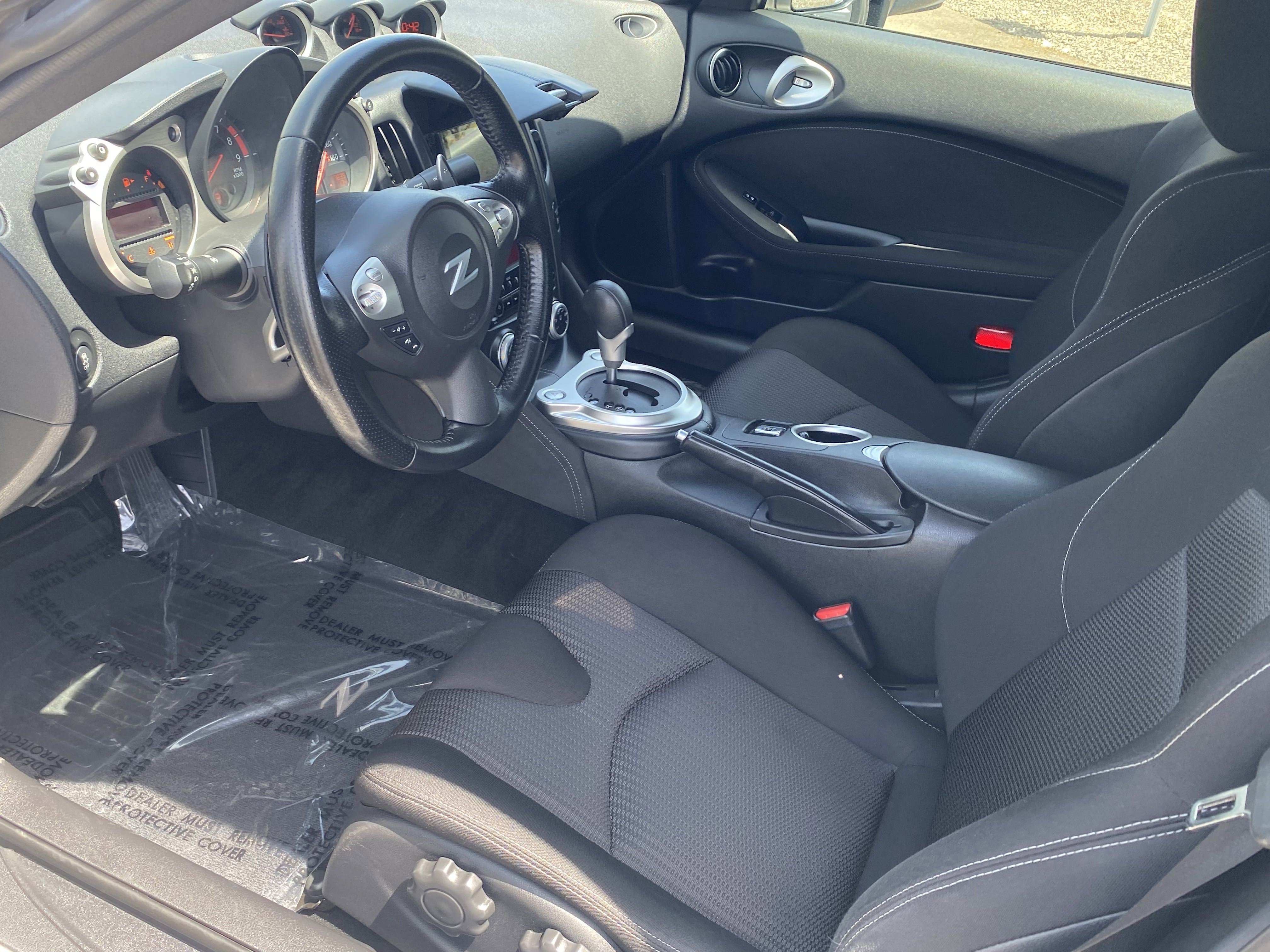 Used 2016 Nissan 370Z Roadster image 10