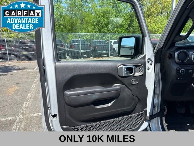 Used 2023 Jeep Wrangler Unlimited w/ Sun & Screen Package AWD/4WD image 35