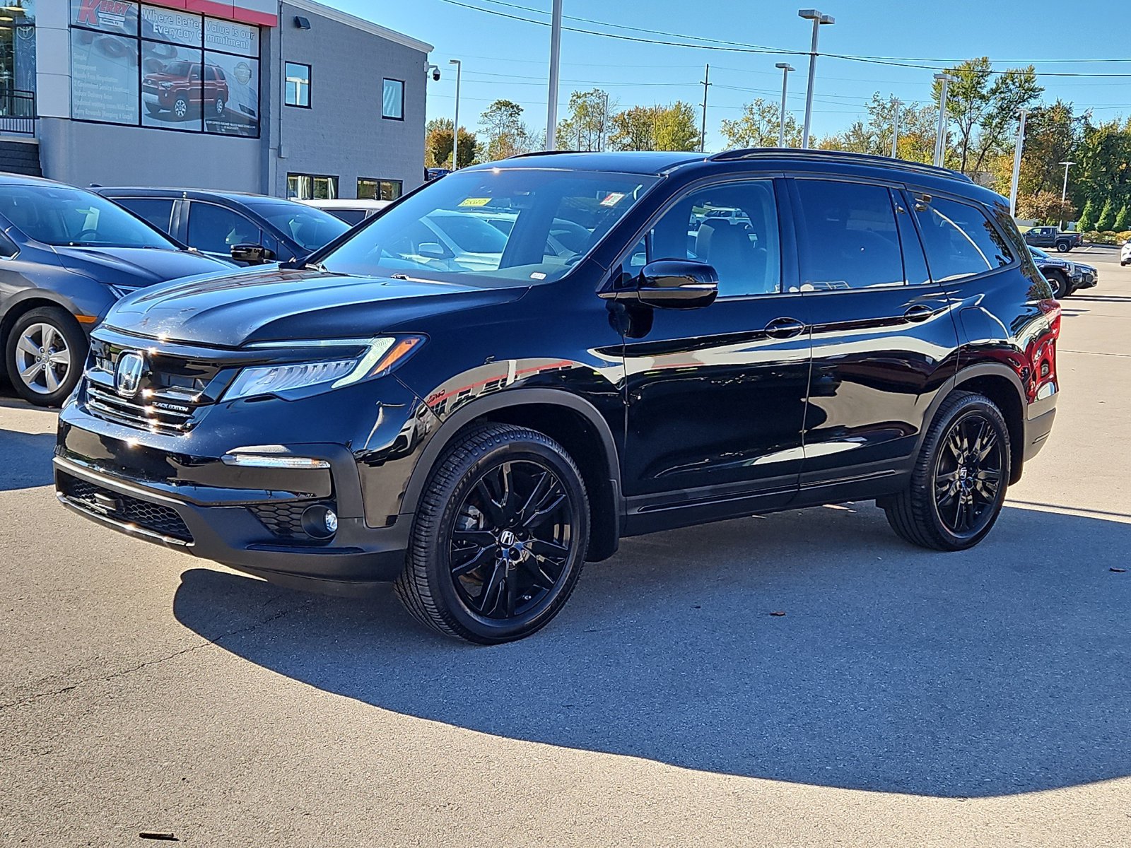 Used 2022 Honda Pilot Black Edition image 2