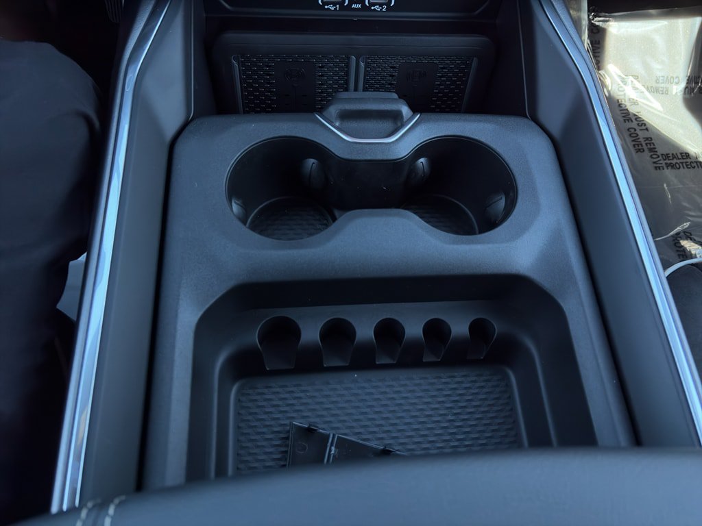 New 2026 RAM 3500 Laramie AWD/4WD image 14