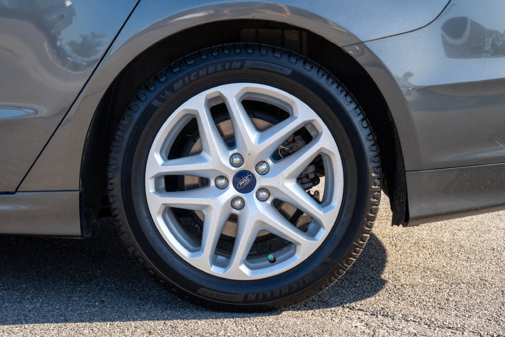 Used 2016 Ford Fusion SE FWD image 30