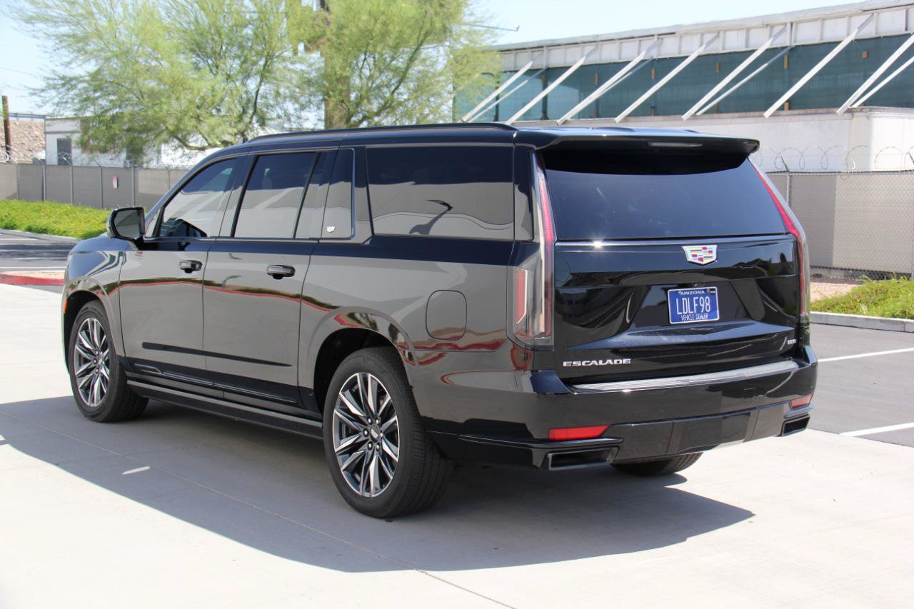 Used 2023 Cadillac Escalade ESV Sport Platinum AWD/4WD image 7