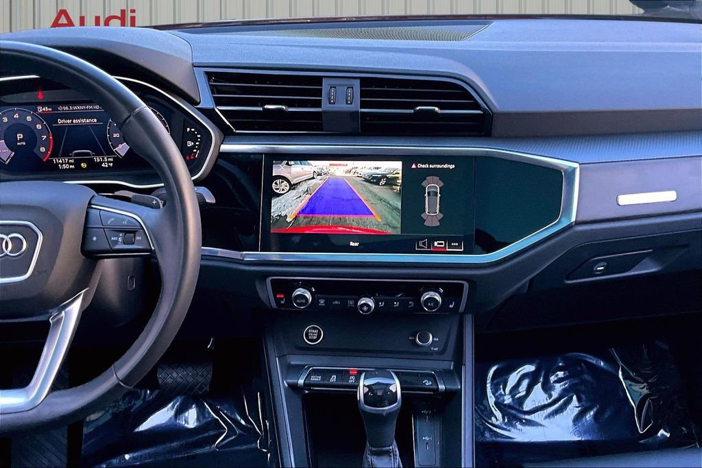 Used 2023 Audi Q3 2.0T Premium w/ Black Optic Sport Package image 9