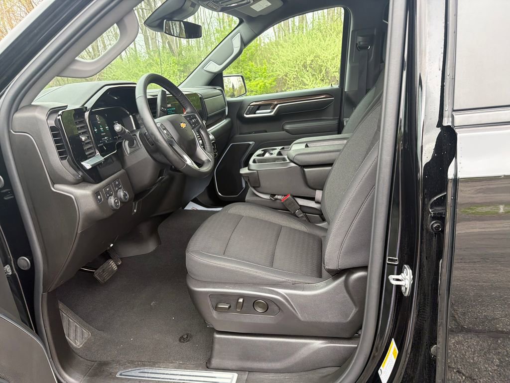 Used 2026 Chevrolet Silverado 1500 LT AWD/4WD image 10