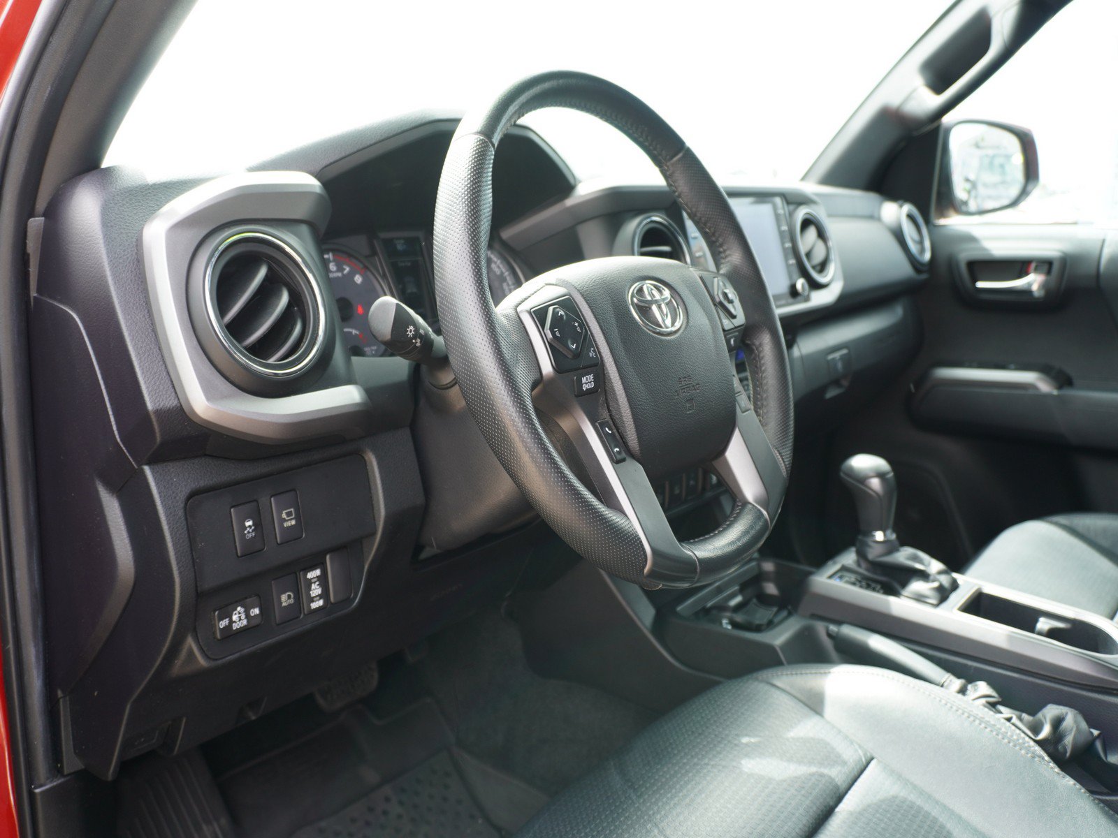 Used 2021 Toyota Tacoma TRD Off-Road w/ TRD Premium Off Road Package AWD/4WD image 21