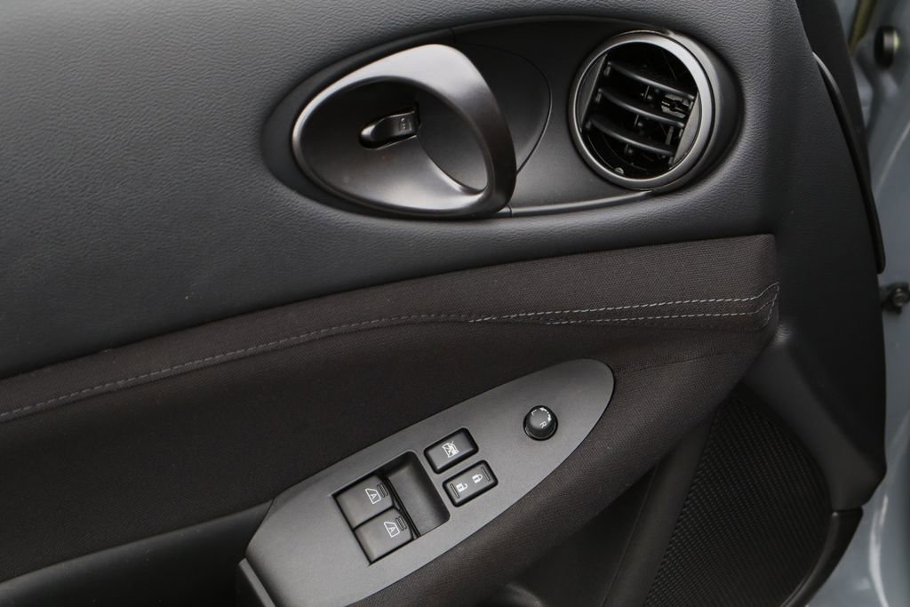 Used 2023 Nissan Z Sport w/ Floor Mat Package image 19