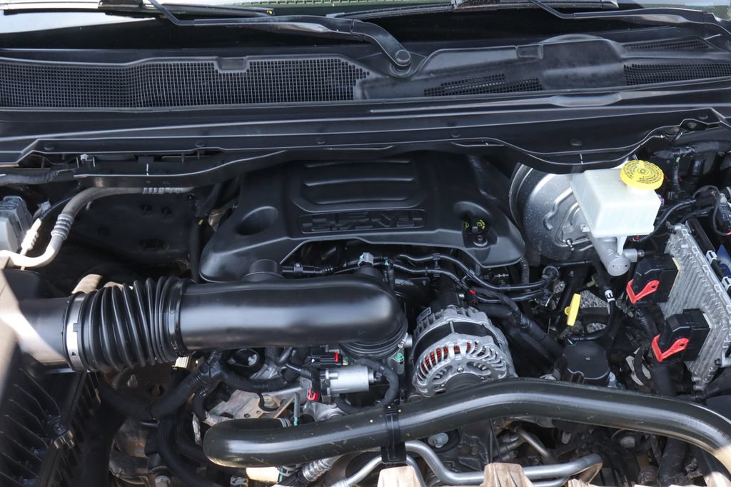 Used 2021 RAM 1500 Laramie AWD/4WD image 12