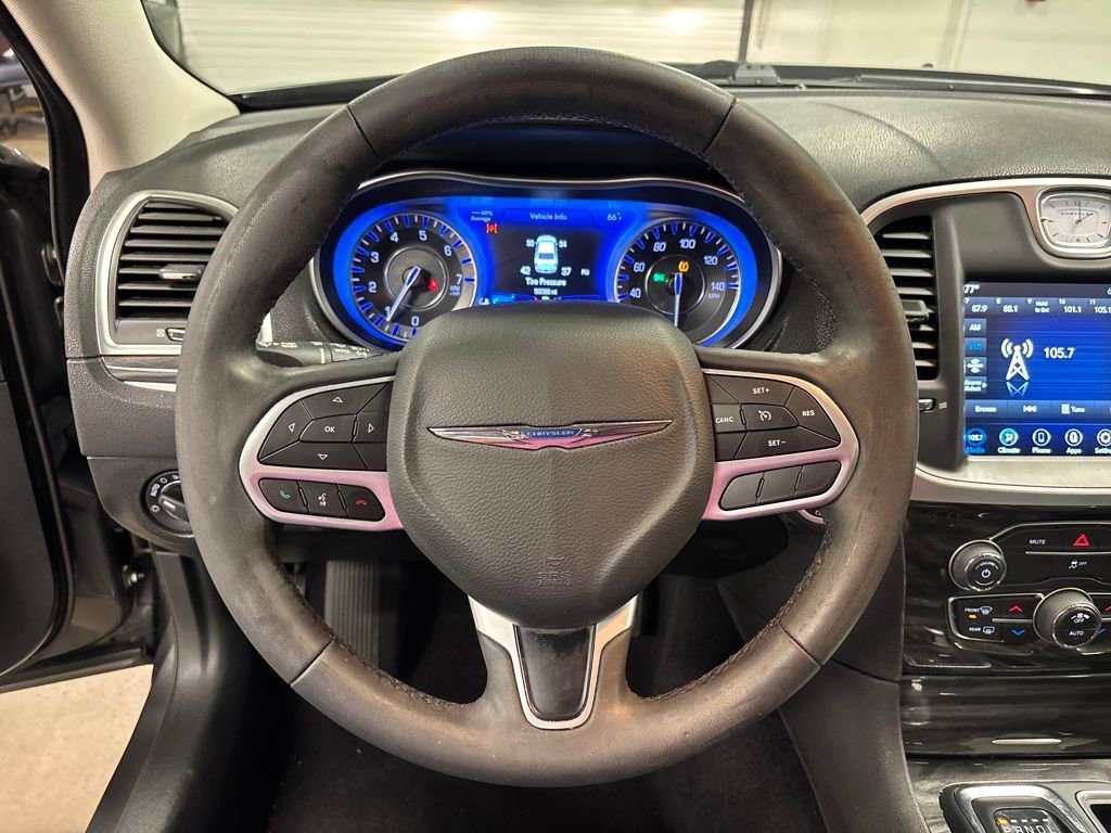 Used 2022 Chrysler 300 Touring w/ Sport Appearance Package image 27