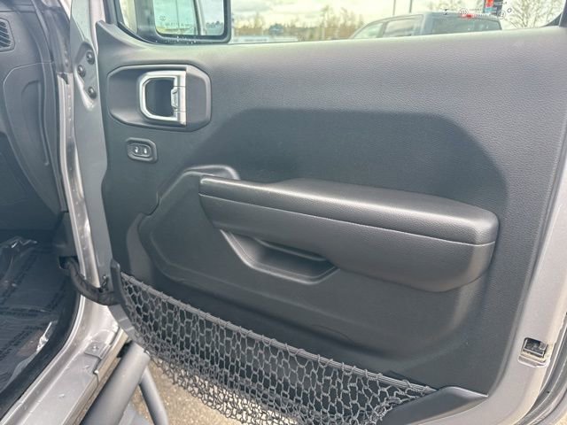 Used 2018 Jeep Wrangler Unlimited Rubicon w/ Steel Bumper Group image 8