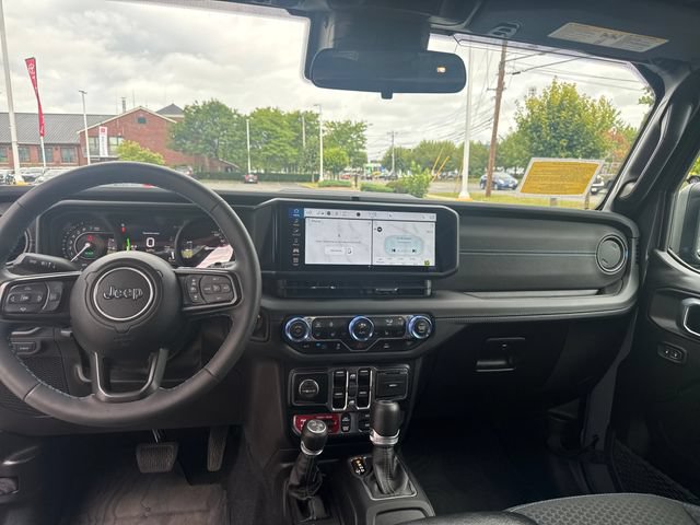Used 2024 Jeep Wrangler Unlimited Rubicon 4xe w/ Convenience Group AWD/4WD image 15