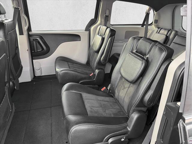 Used 2019 Dodge Grand Caravan SXT image 17