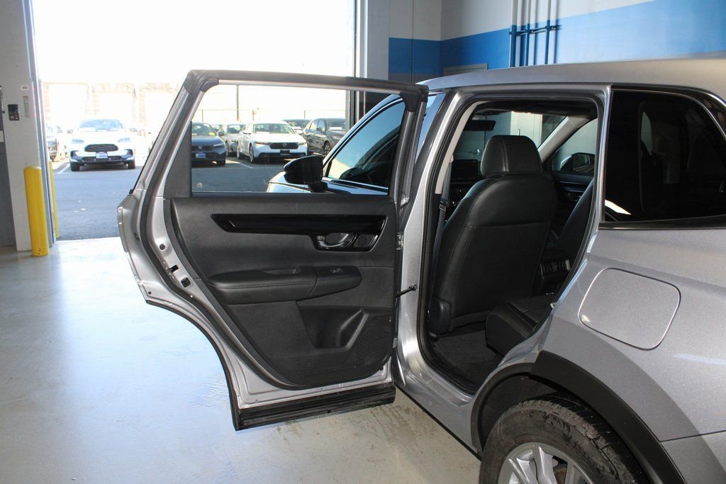Used 2025 Honda CR-V EX-L image 16