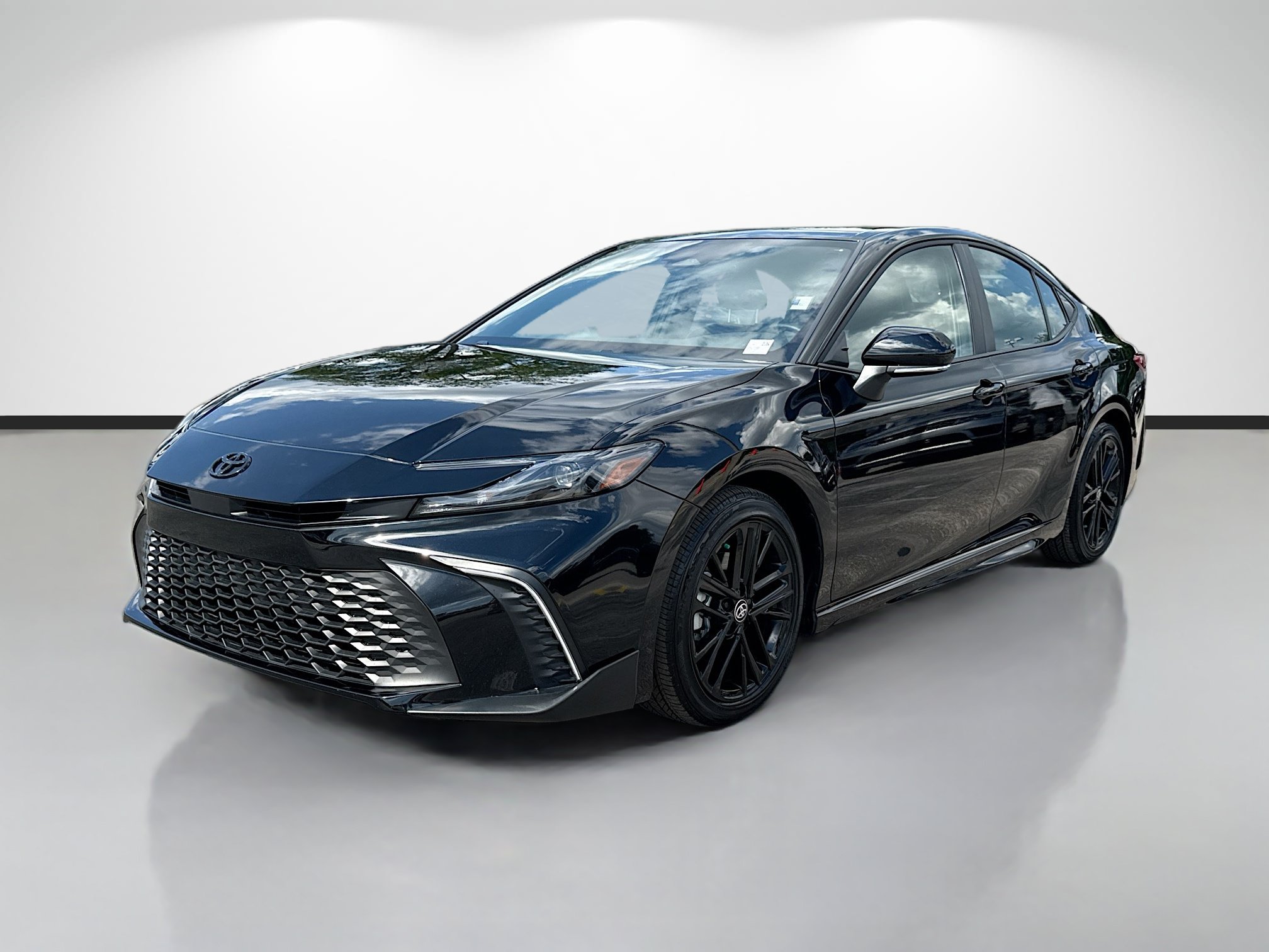 Used 2026 Toyota Camry SE w/ Multimedia Upgrade Package FWD image 7