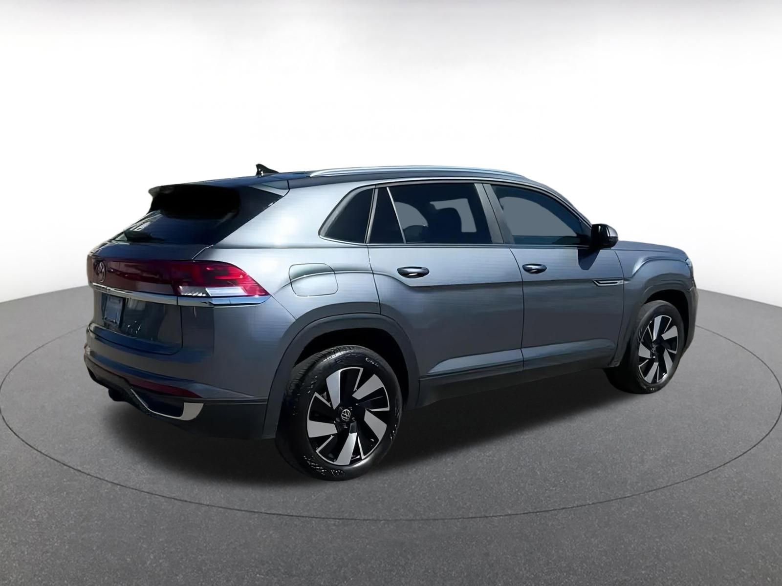 Used 2025 Volkswagen Atlas Cross Sport SE image 14