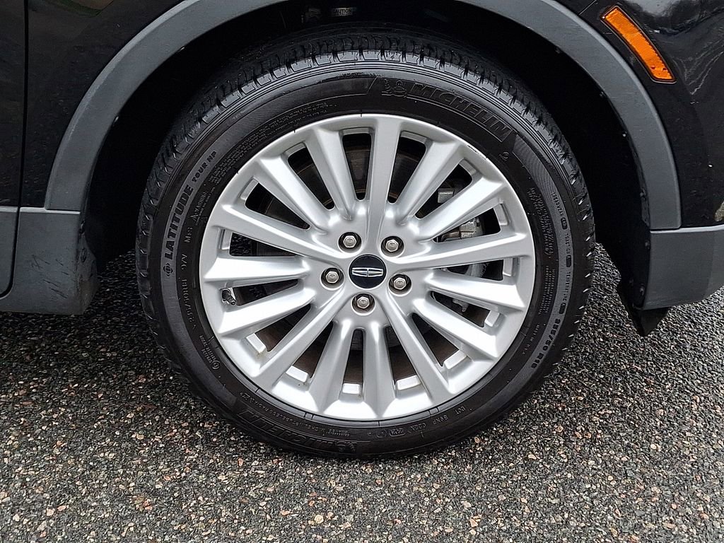 Used 2019 Lincoln MKC Premiere image 11