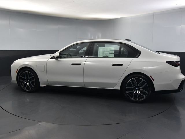 Certified 2024 BMW 750e xDrive w/ Executive Package AWD/4WD image 5