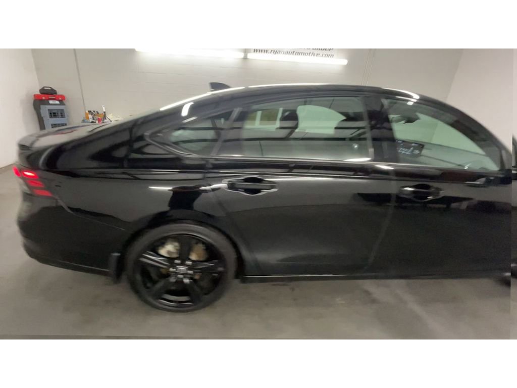 Used 2024 Honda Accord Sport image 9