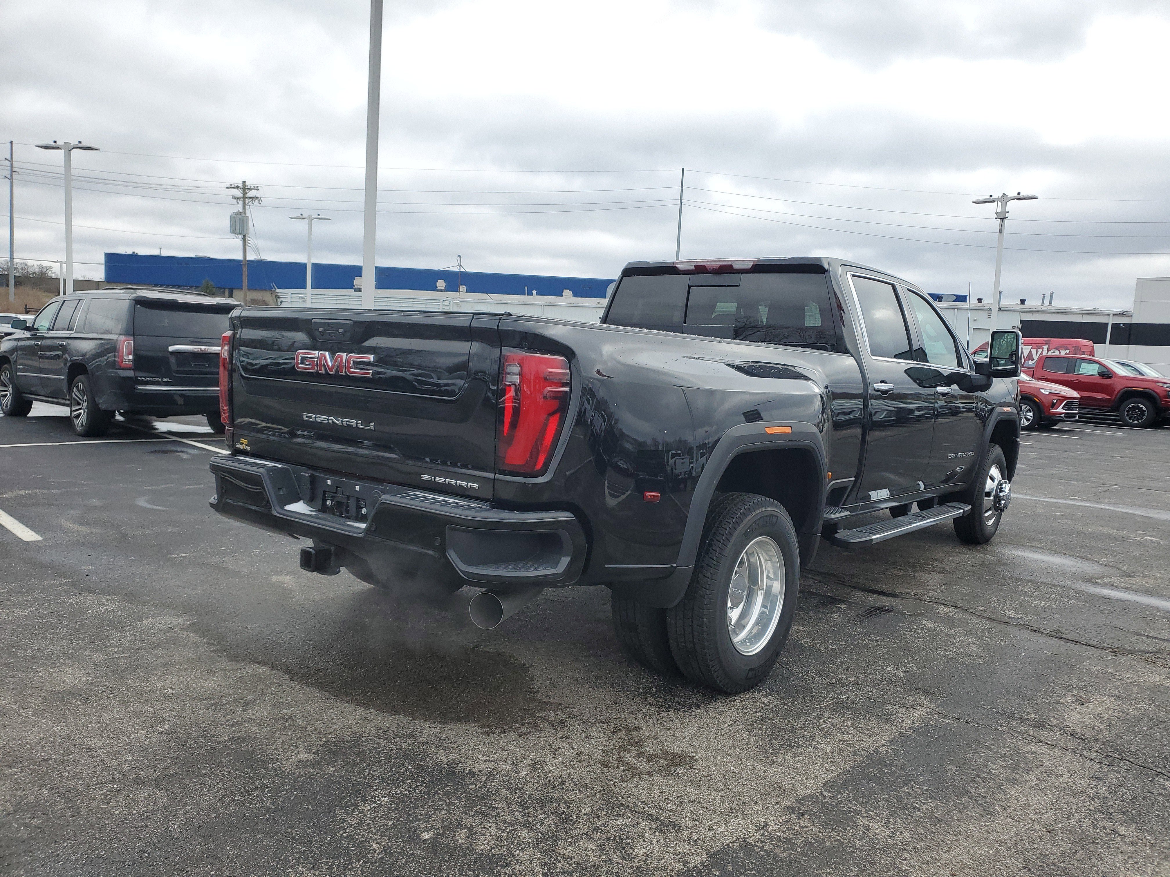 New 2026 GMC Sierra 3500 Denali w/ Denali Reserve Package image 4