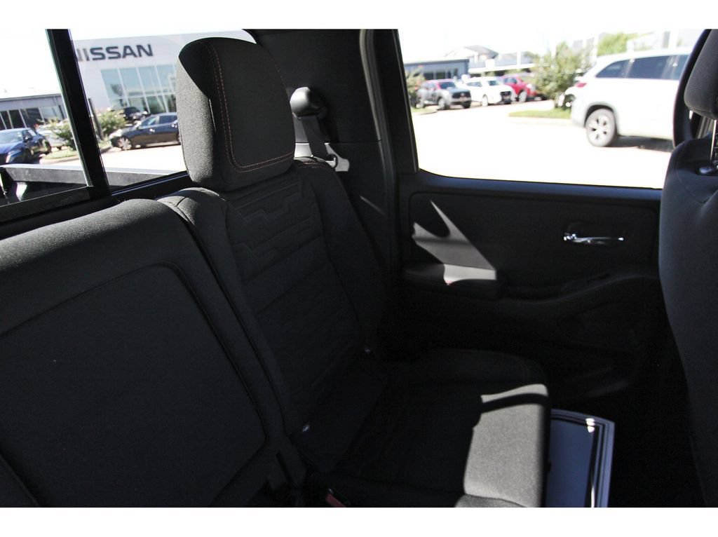Used 2025 Nissan Frontier Pro-X RWD image 12