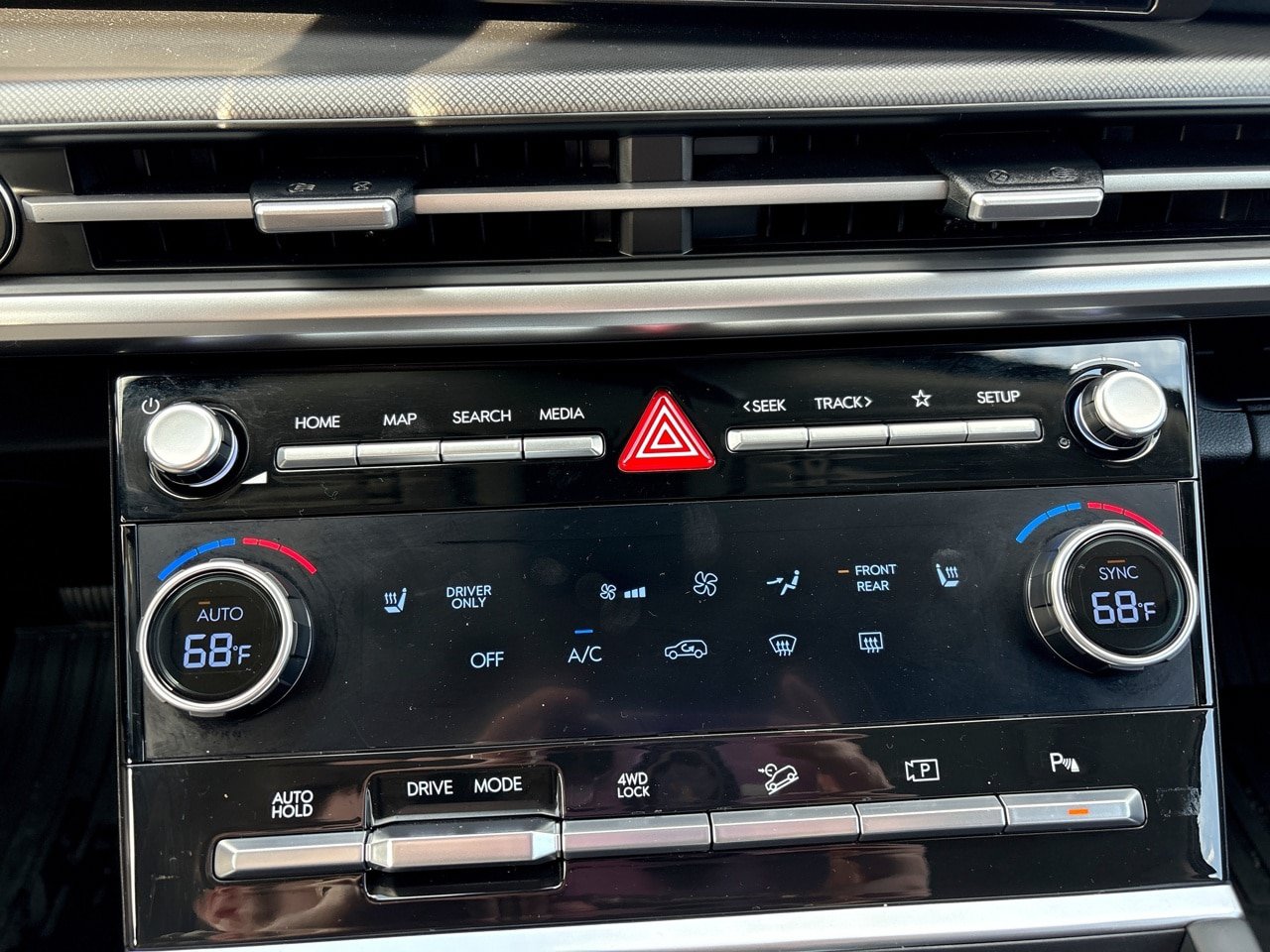 Used 2025 Hyundai Santa Fe SEL AWD/4WD image 19