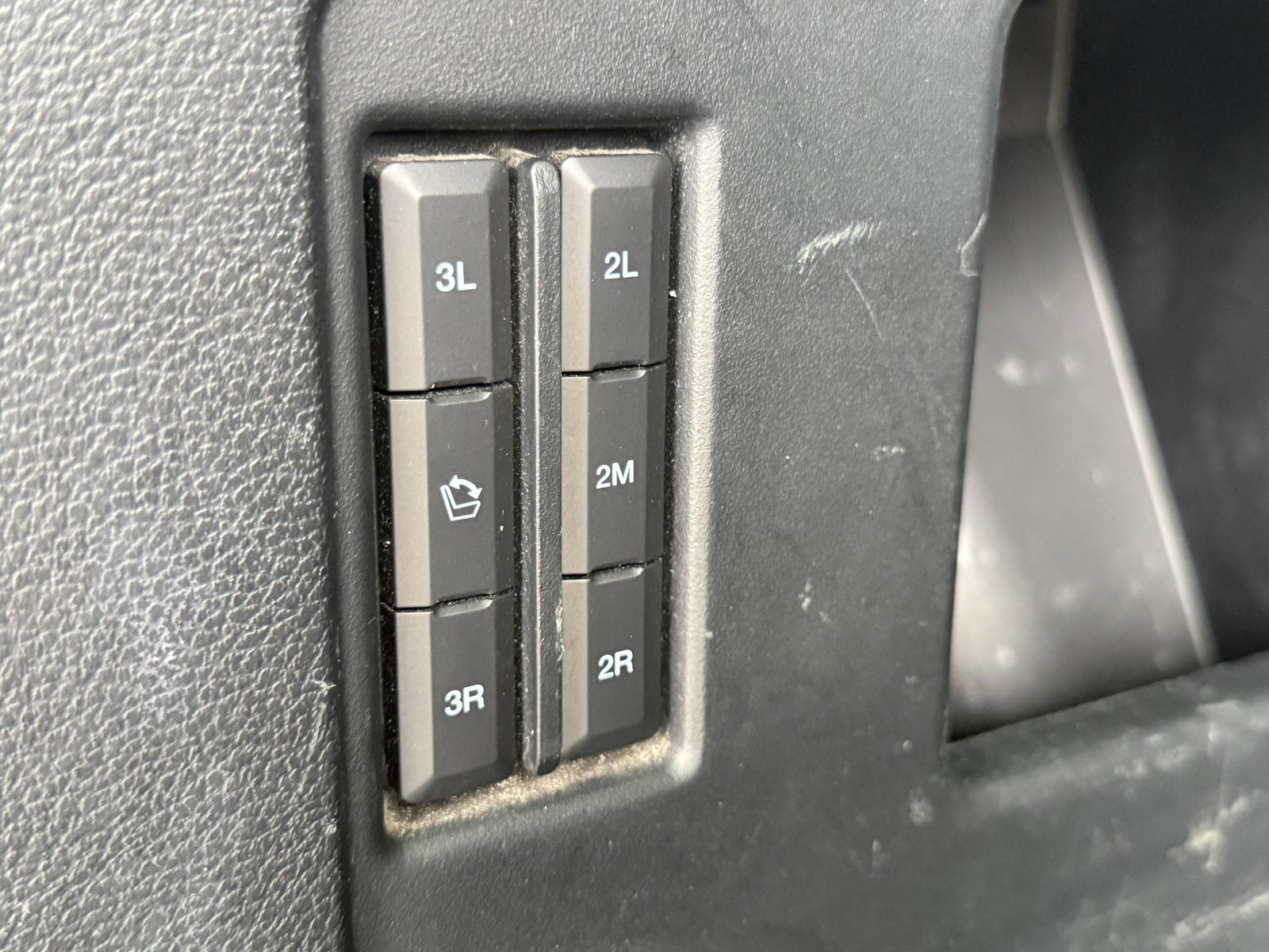 Used 2020 Ford Expedition Limited image 35