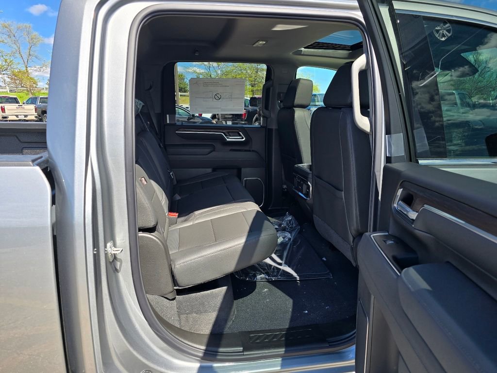 Used 2026 GMC Sierra 3500 SLT w/ SLT Premium Package AWD/4WD image 32