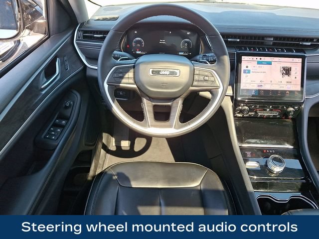 Used 2023 Jeep Grand Cherokee L Limited AWD/4WD image 3
