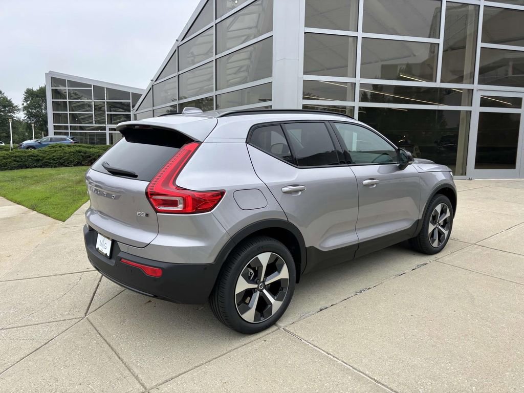 New 2026 Volvo XC40 B5 Plus w/ Protection Package Premier image 7