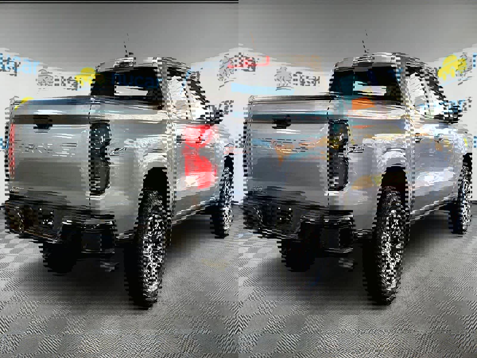 Used 2024 Chevrolet Colorado Z71 w/ Z71 Convenience Package 2 image 6