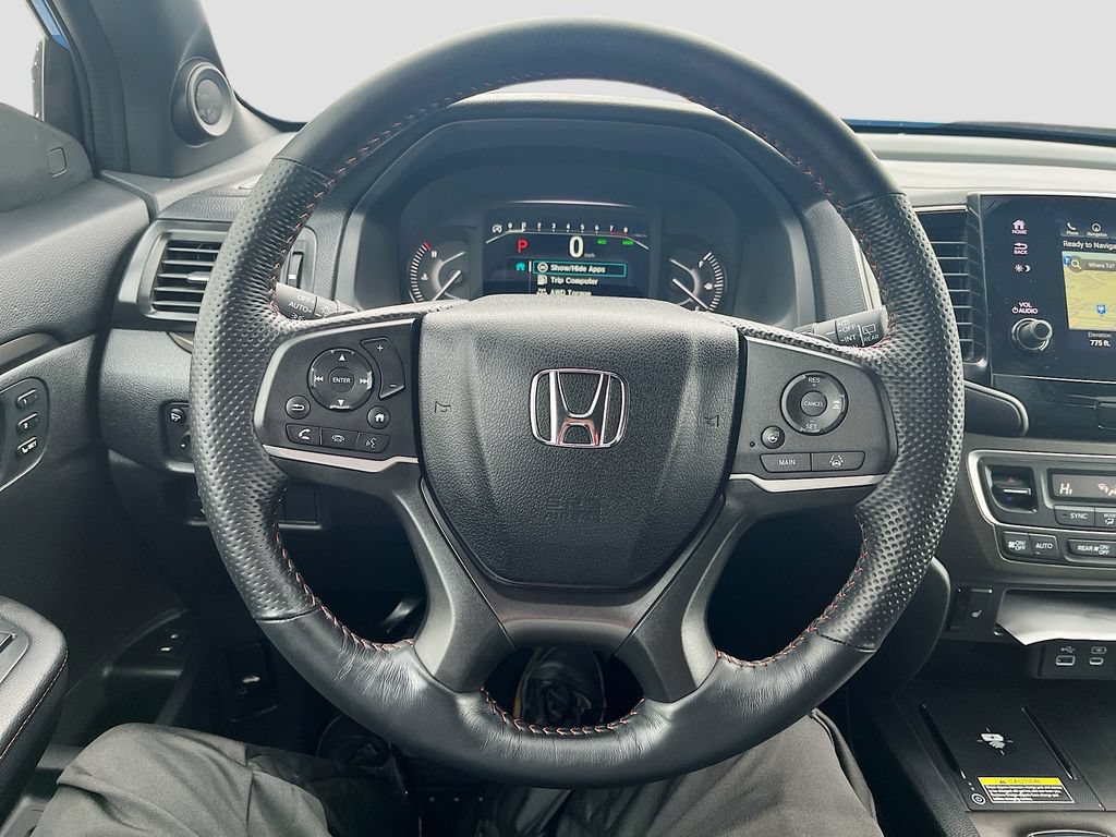 Used 2025 Honda Passport TrailSport image 11