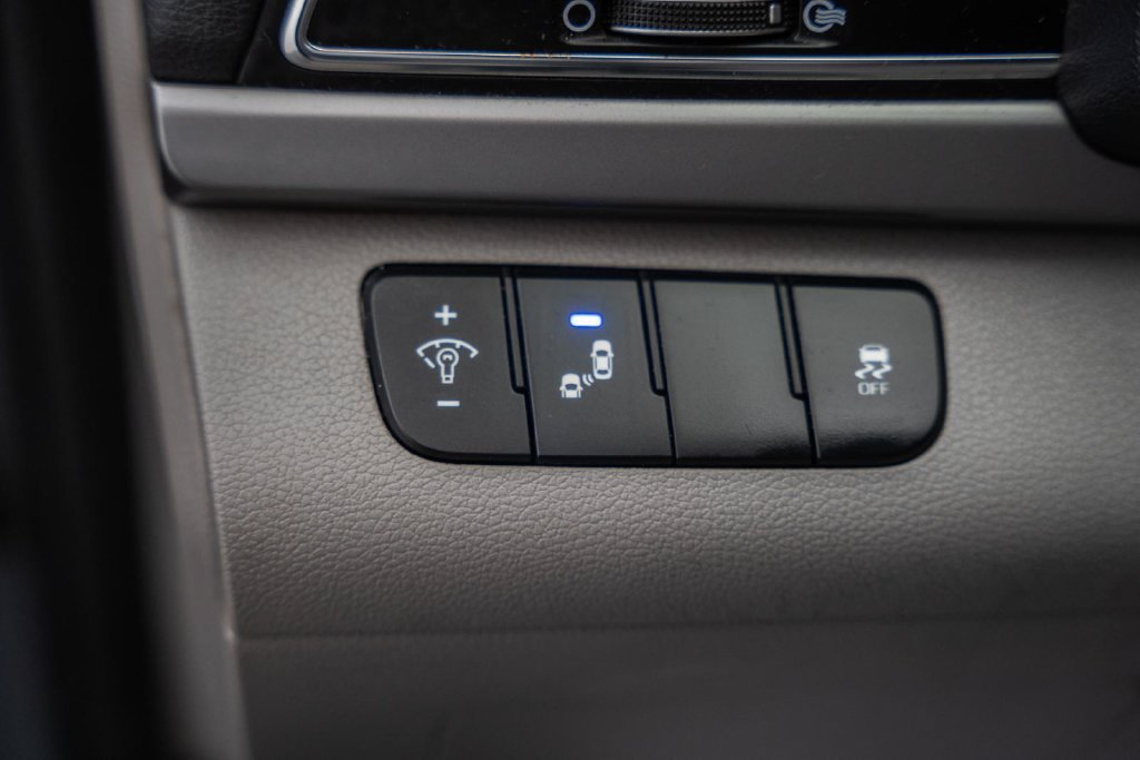 Used 2018 Hyundai Elantra SEL FWD image 31