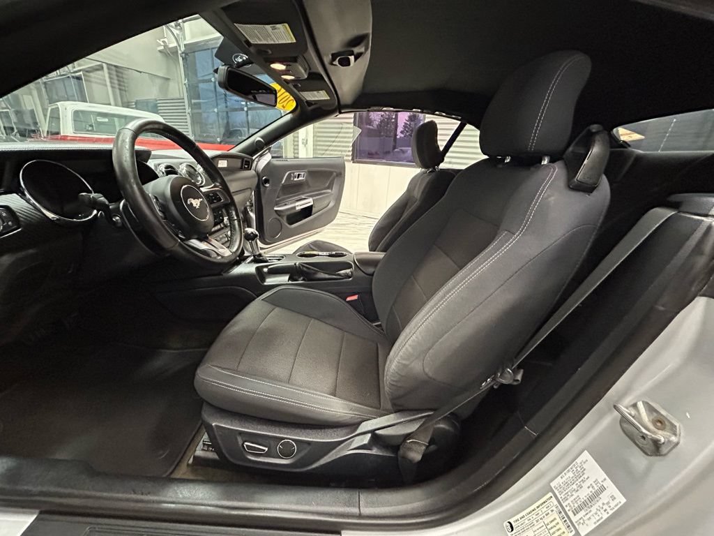Used 2016 Ford Mustang Convertible w/ Equipment Group 051A RWD image 41