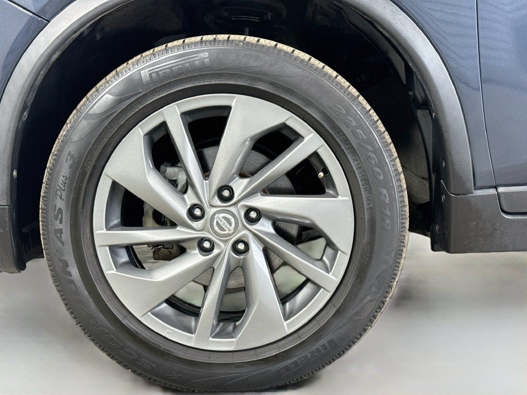 Used 2016 Nissan Rogue SL w/ SL Premium Package AWD/4WD image 37