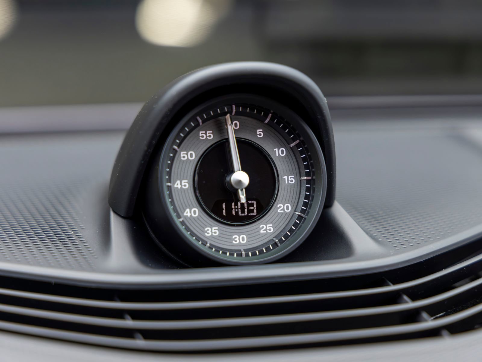 Certified 2025 Porsche Taycan image 37