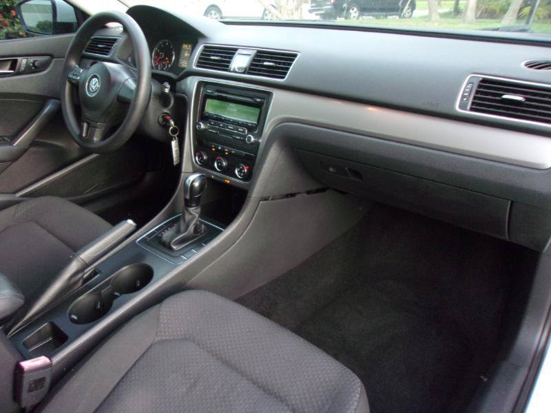Used 2014 Volkswagen Passat 1.8T S FWD image 23
