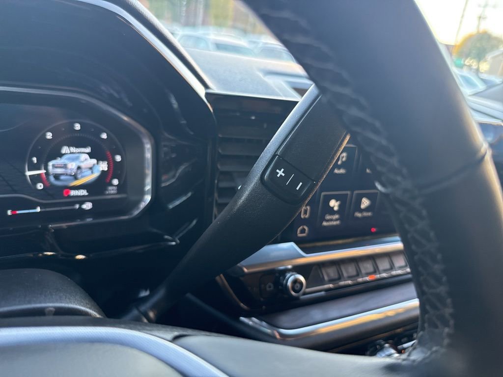 Used 2024 GMC Sierra 3500 SLT w/ SLT Premium Package image 15