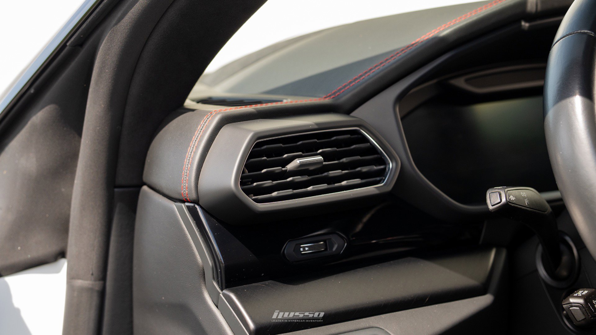 Used 2021 Lamborghini Urus image 33