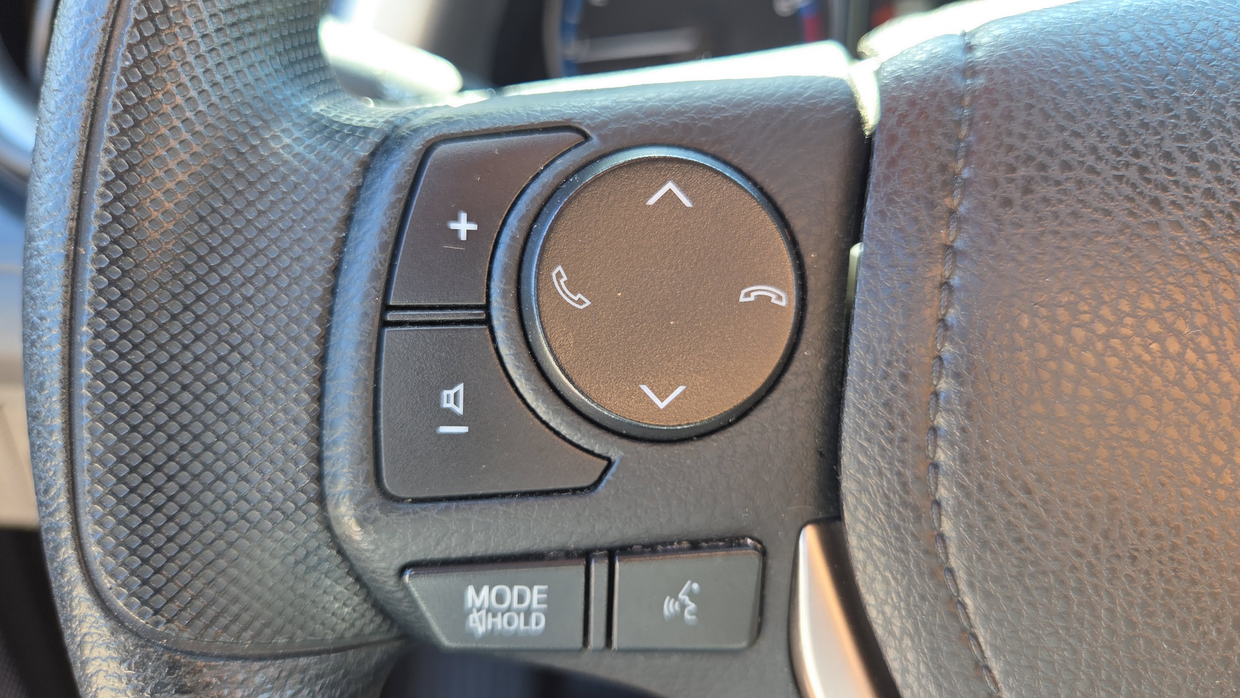 Used 2017 Toyota RAV4 LE image 23