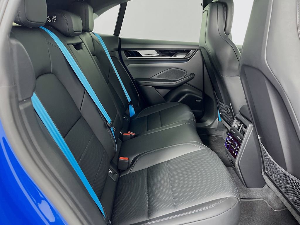 New 2026 Porsche Macan 4 Electric image 25