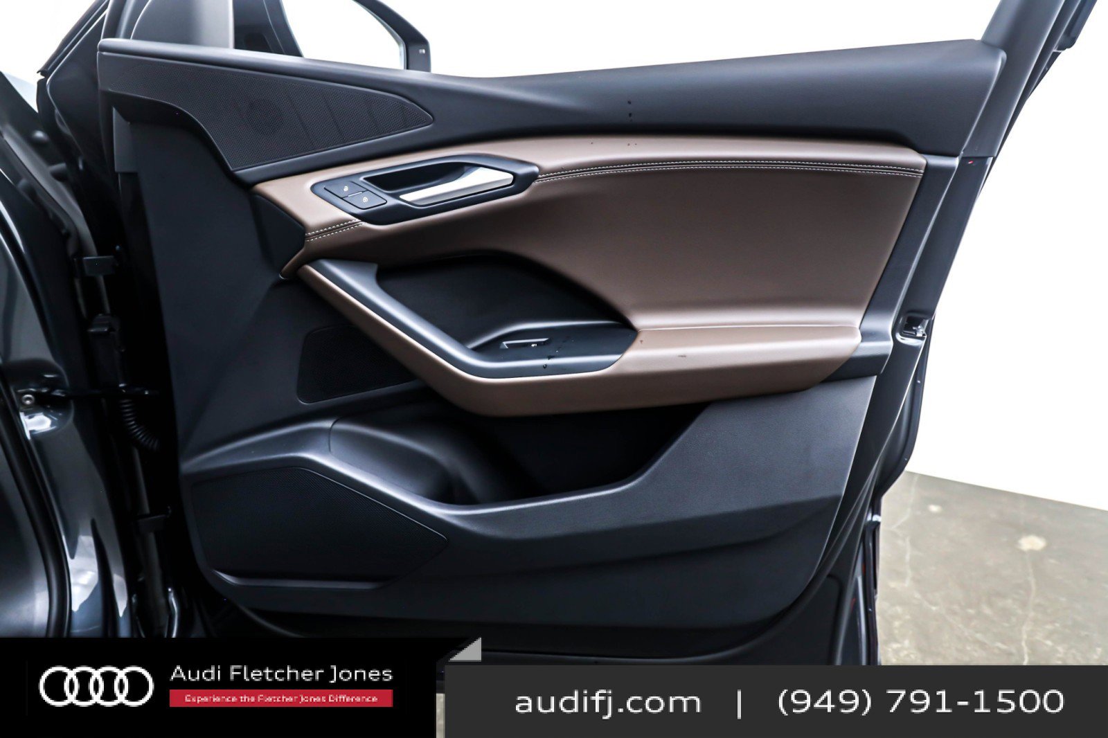 Used 2025 Audi Q6 e-tron Premium w/ Convenience Package image 24