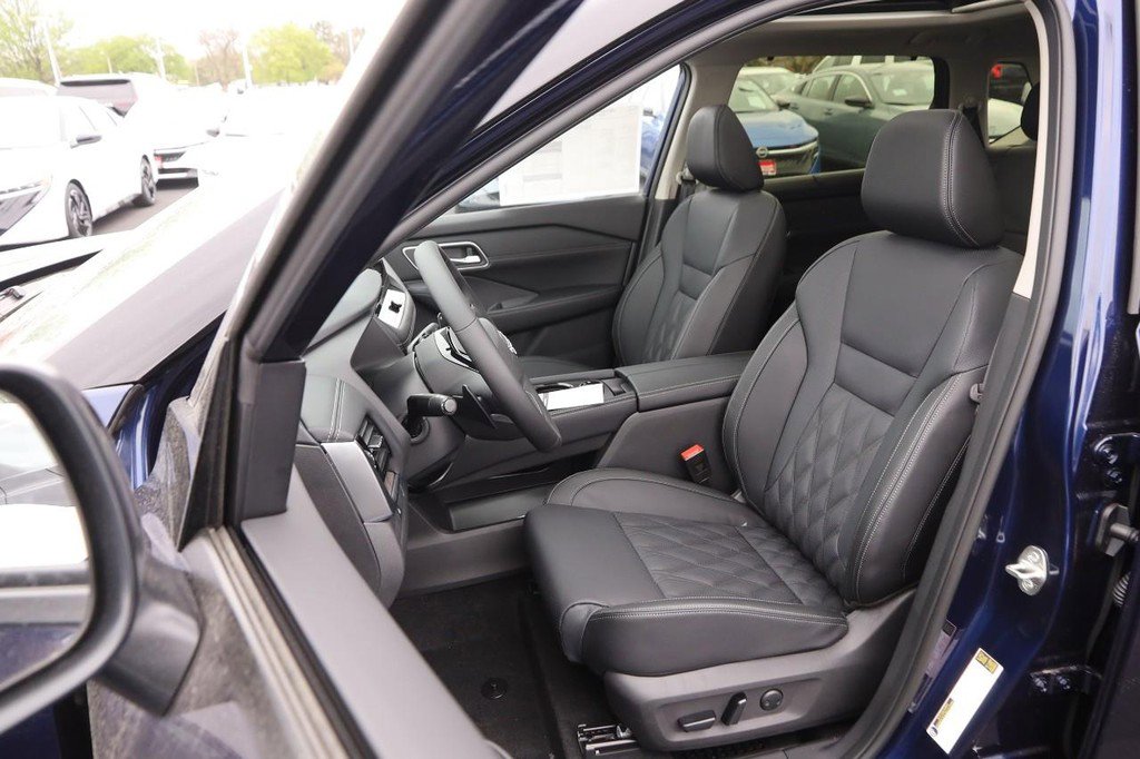 New 2026 Nissan Rogue Platinum AWD/4WD image 10