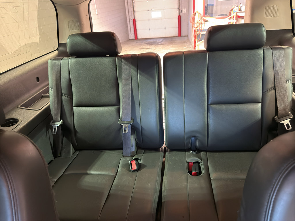 Used 2013 Cadillac Escalade ESV Luxury image 31