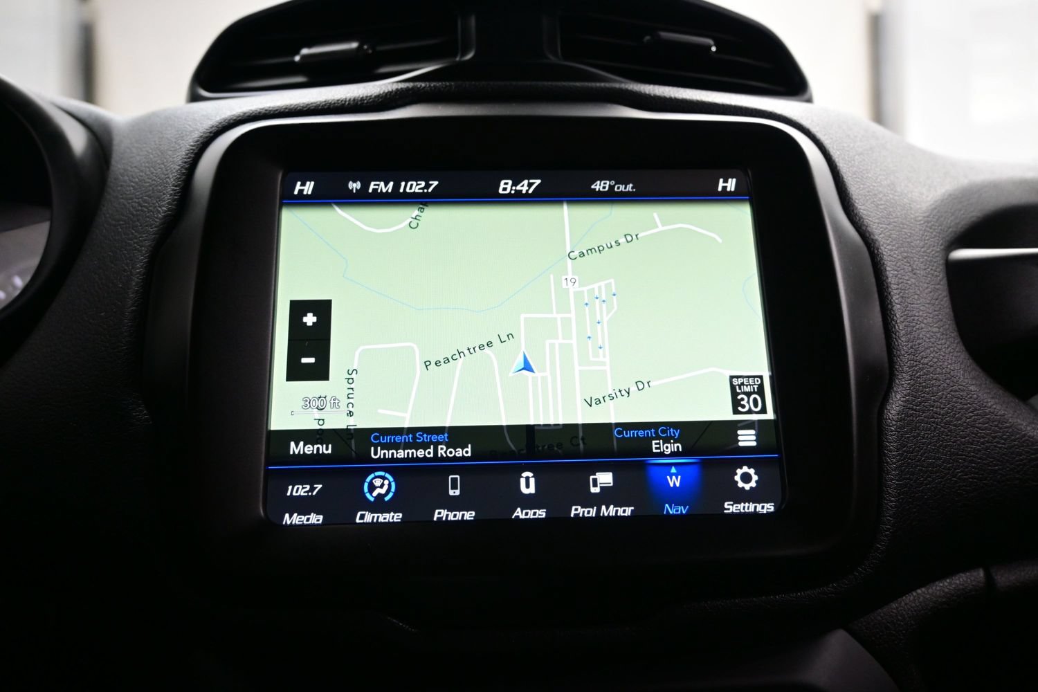 Used 2023 Jeep Renegade Latitude AWD/4WD image 19