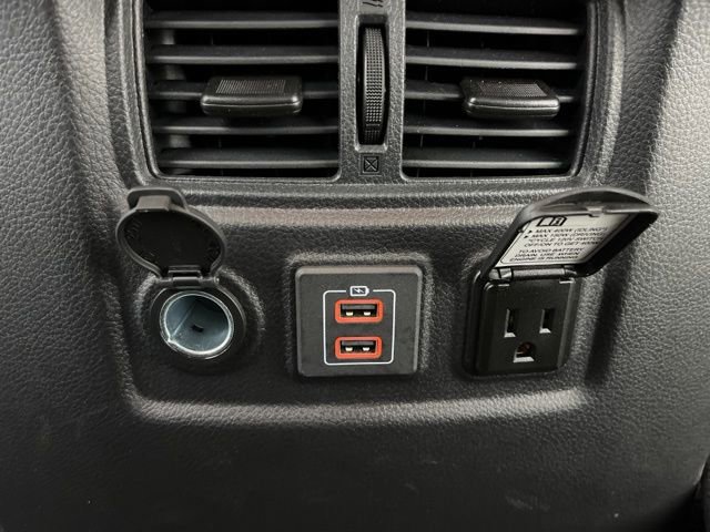 Used 2024 Nissan Titan SV w/ SV Convenience Package image 47